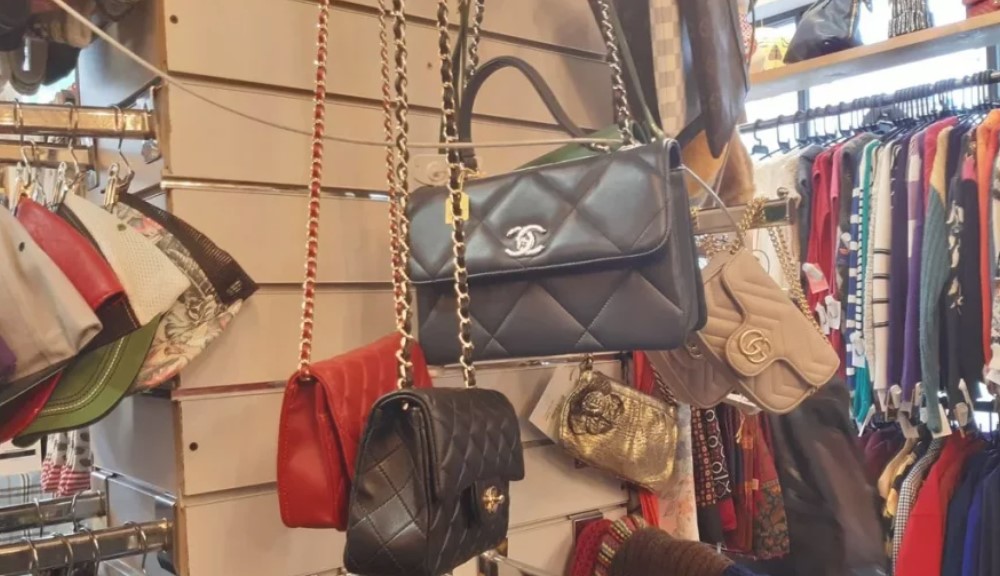 Imitimet e markave luksoze do të ndalohen në doganë, çfarë parashikon ligji që hyri në fuqi